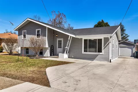 3111 78th St, Urbandale, IA 50322