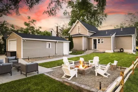 121 Kingsbury Ave, Ames, IA 50010