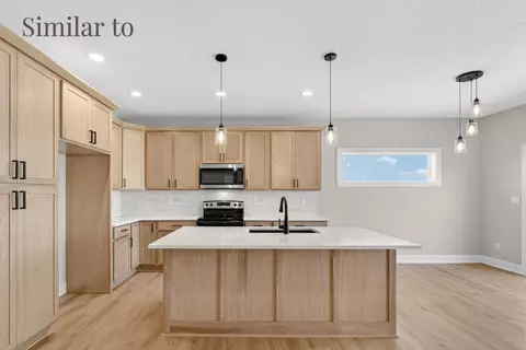 2926 Lake Hill Dr, Des Moines, IA 50320