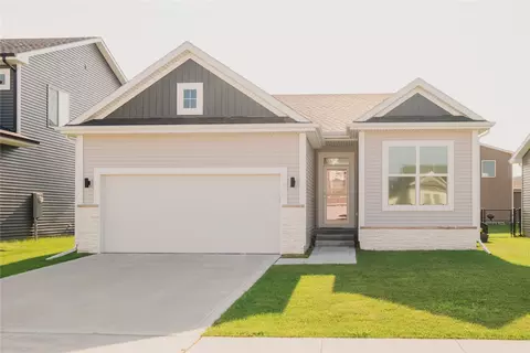 621 NE Hunter Dr, Ankeny, IA 50021