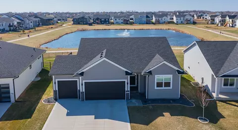 4715 NW 13th St, Ankeny, IA 50023