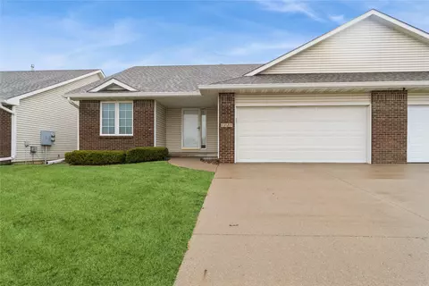 1125 Venbury Dr, Altoona, IA 50009