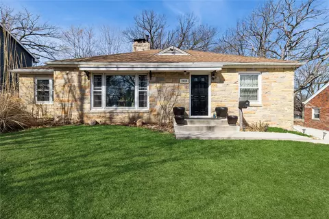 2010 Nash Dr, Des Moines, IA 50314