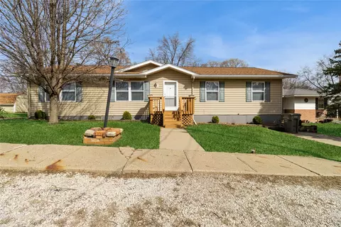 603 5th St, Bussey, IA 50044