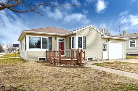 201 W 4th St, Wellsburg, IA 50680