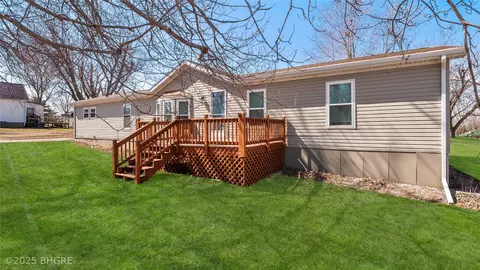 305 S Pine St, Zearing, IA 50278