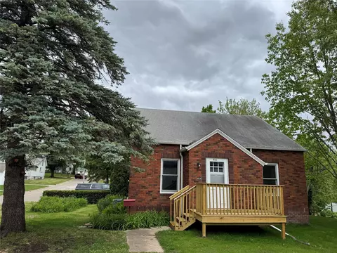 701 S Roche St, Knoxville, IA 50138