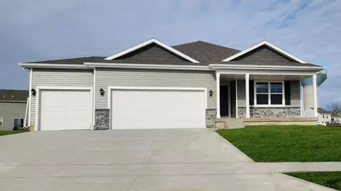 2814 Brook View Dr, Des Moines, IA 50317