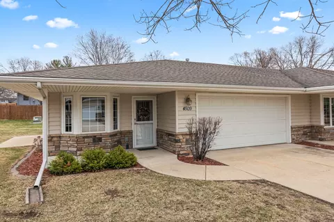 4509 79th St, Urbandale, IA 50322