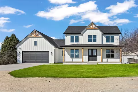 28325 300th St, Waukee, IA 50263