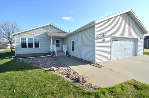 811 33rd St SW, Bondurant, IA 50035