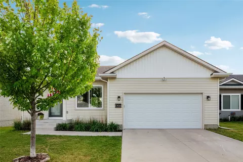 4351 E 48th St, Des Moines, IA 50317