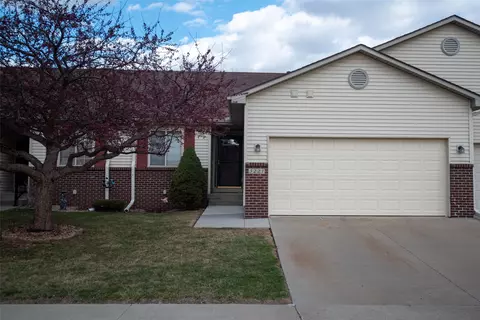 3221 SE Turnberry Dr, Ankeny, IA 50021
