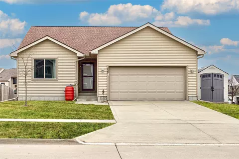 525 Prairie Ridge Dr, Huxley, IA 50124