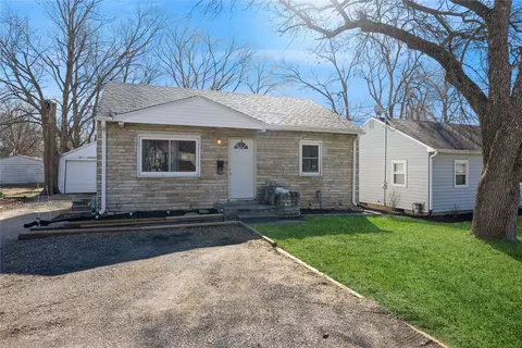 1525 63rd St, Des Moines, IA 50311