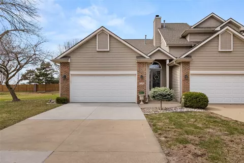 6784 NW 57th St, Johnston, IA 50131