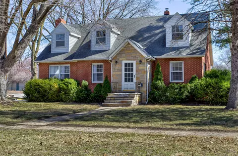 202 S Hazel Ave, Ames, IA 50010