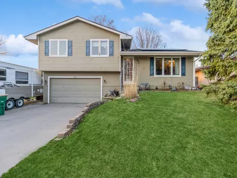 1306 E Franklin Ave, Indianola, IA 50125