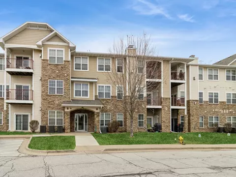 1331 SE University Ave #312, Waukee, IA 50263