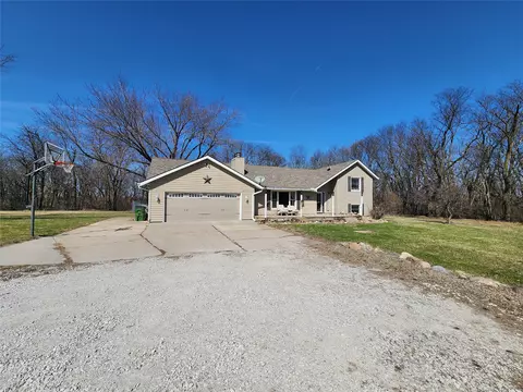 18821 170th St, Perry, IA 50220