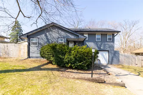 5404 SW 17th St, Des Moines, IA 50315