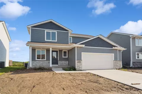 1375 Locust St, Waukee, IA 50263