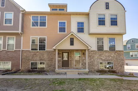 3600 SE Glenstone Dr #602, Grimes, IA 50111