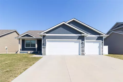 2375 SE Maxwell Dr, Waukee, IA 50263