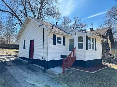 2621 Cornell St, Des Moines, IA 50313