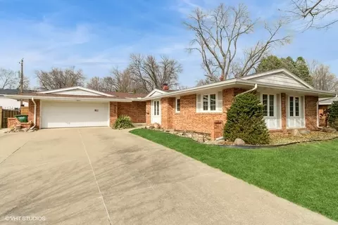 7205 Washington Ave, Windsor Heights, IA 50324