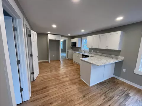 2808 Lyon St, Des Moines, IA 50317