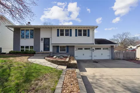 7216 Prairie Ave, Urbandale, IA 50322