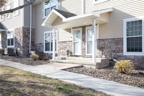 3047 SW White Birch Dr, Ankeny, IA 50023