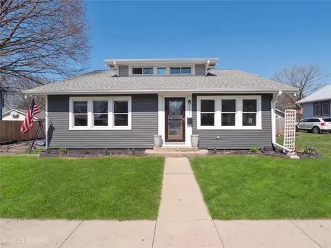 4021 Plainview Dr, Des Moines, IA 50311