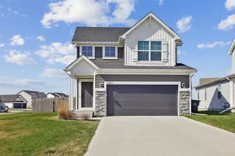 1285 NW Yorktown Dr, Waukee, IA 50263