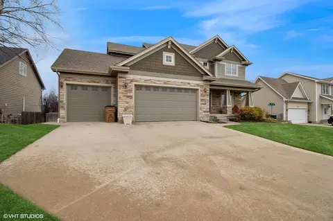10333 Windsor Pkwy, Johnston, IA 50131