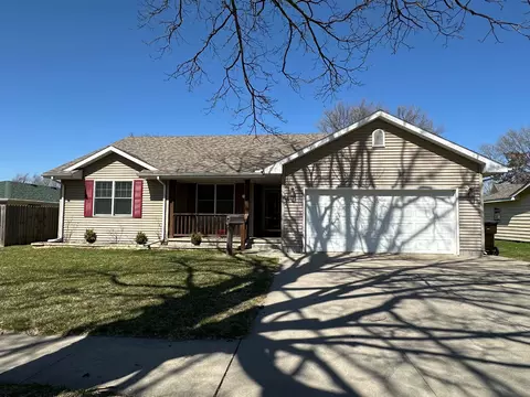 115 W North St, Winterset, IA 50273