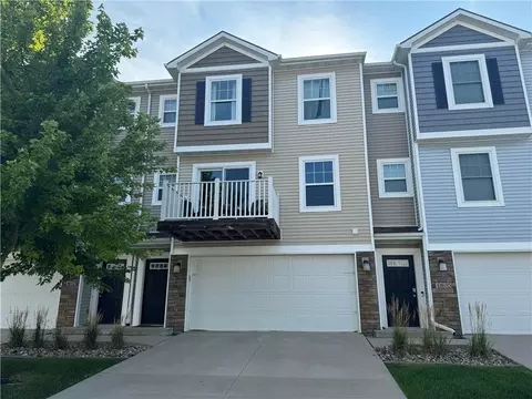 4809 NE Grove Ln, Ankeny, IA 50021