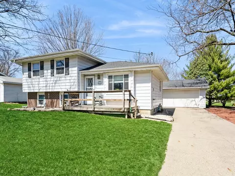 707 Northview Dr, Dallas Center, IA 50063