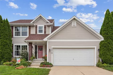 2614 Moonlight Dr, Des Moines, IA 50320