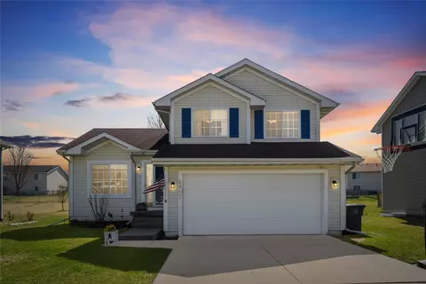 6907 Sweetwater Dr, Des Moines, IA 50320