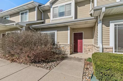 2220 Hart Ave #4, Des Moines, IA 50320