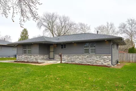 3909 83rd St, Urbandale, IA 50322