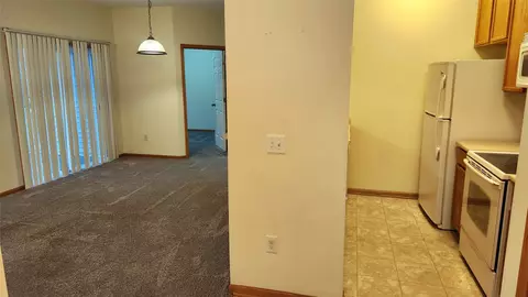 1112 N 6th St #72, Indianola, IA 50125