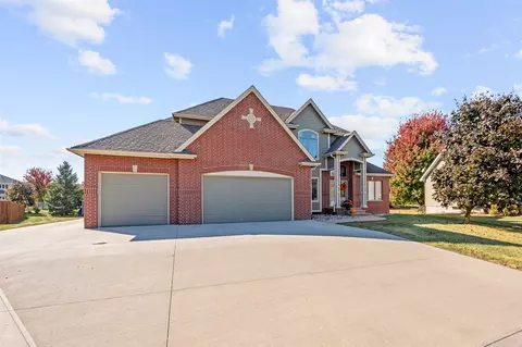 2324 SW Woodland Ct, Ankeny, IA 50023