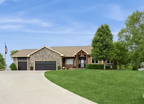 8091 NE 30th Pl, Altoona, IA 50009