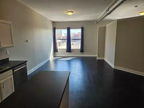 400 E Locust St #204, Des Moines, IA 50309