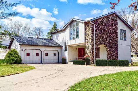 1636 Johnson St, Ames, IA 50010