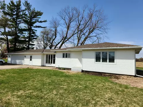 1121 N Iowa 5 Hwy N, Lovilia, IA 50150