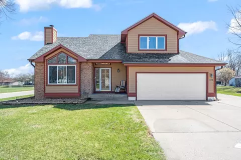 1104 E 16th St S, Newton, IA 50208